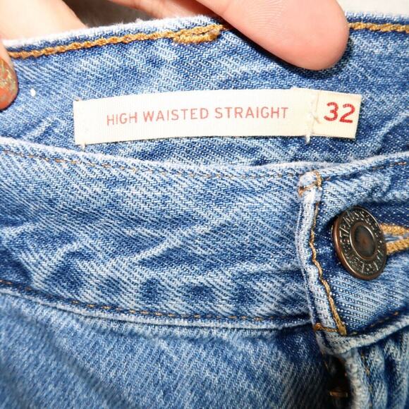 Levi’s High Waisted Straight Size 32 x 27 Distressed Side Butt R Red Tab - Picture 5 of 9